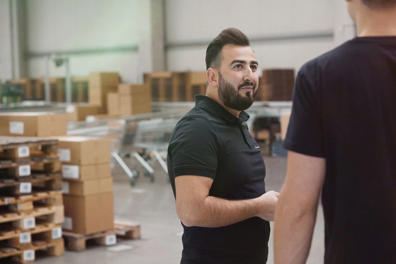 Logistik-Team im Retourenbereich am Simplicity Campus in Oelde